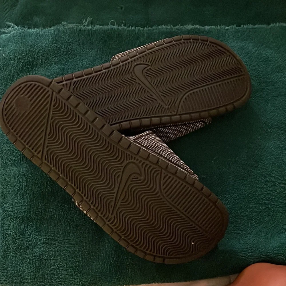 Mens Nike Slides — gray/black in size 11 - Picture 3 of 3